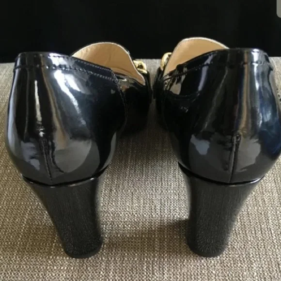 NEW Bruno Magli PETRA Chain Patent Pumps 39EUR - Picture 8 of 8